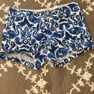 Lilly Pulitzer blue and white shorts size 14